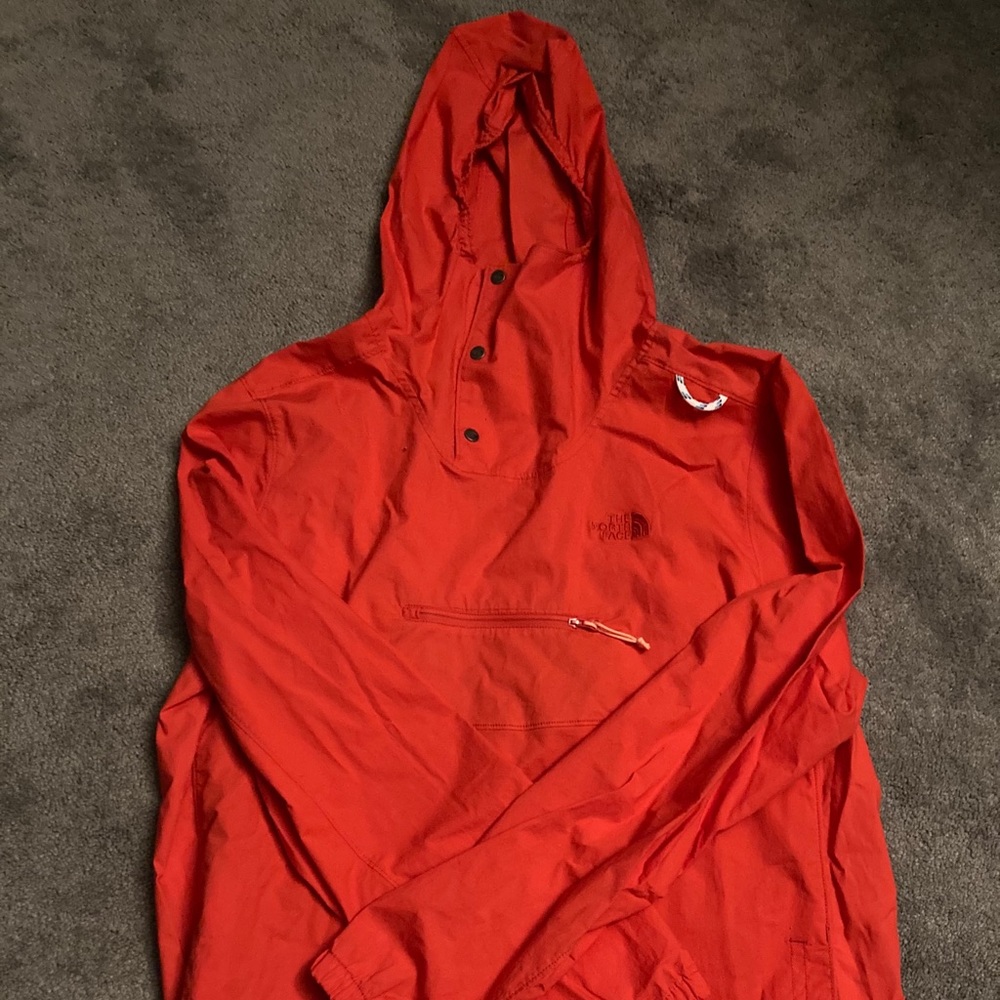 North face pull over